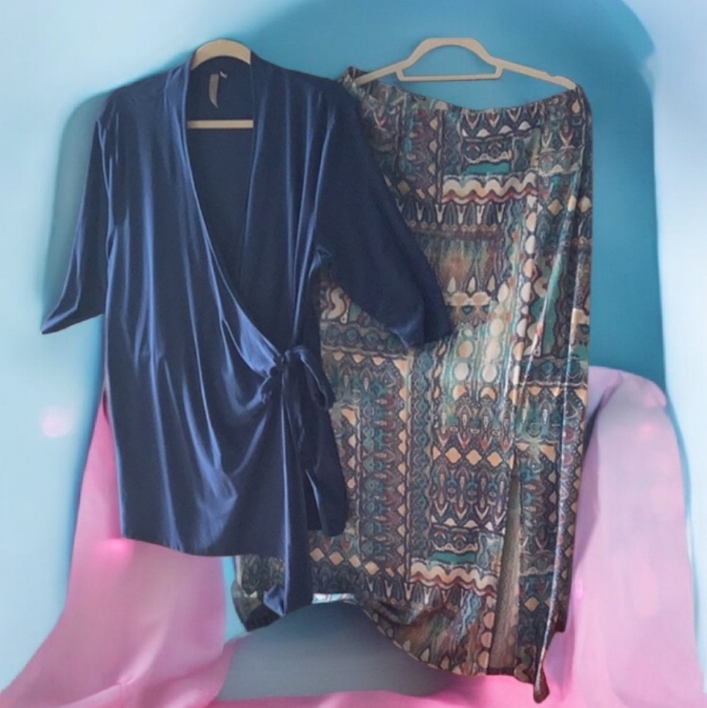 Chico skirt &Thyme top bundle 2 pieces match perfectly skirt is size 2 p…